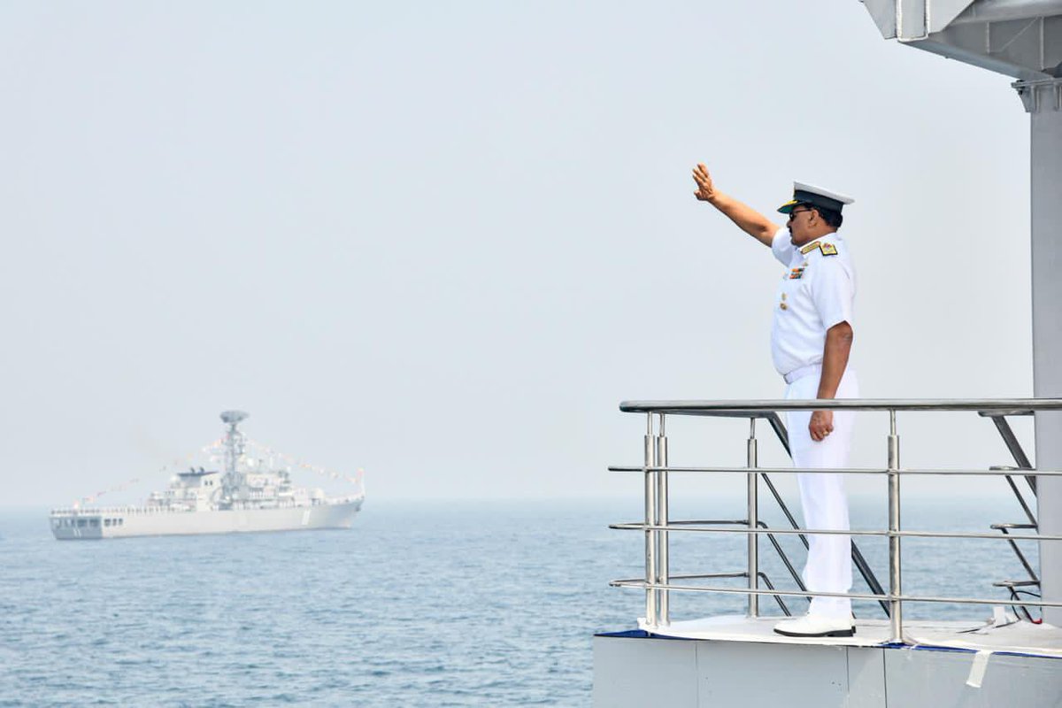 SpokespersonMoD's tweet photo. Indian Navy conducted the Final Rehearsal of #IFR2026 off the coast of Visakhapatnam today, marking the last preparatory milestone ahead of the Presidential Fleet Review on 18 Feb.

Reviewed by CNS Adm Dinesh K Tripathi, the Full Dress Rehearsal saw @indiannavy, @IndiaCoastGuard & Friendly Foreign Countries’ warships in formation; President Smt Droupadi Murmu will review the fleet from INS Sumedha.

@rashtrapatibhvn