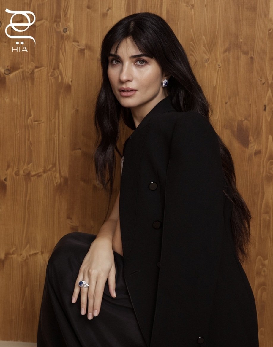 buyukustun_t's tweet photo. The epitome of beauty 😍

#TubaBüyüküstün https://t.co/UPzMXPTS0O