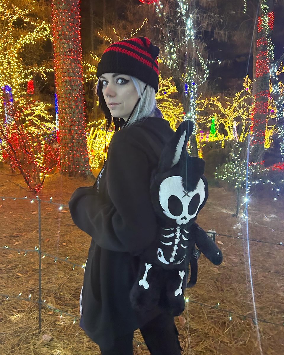 VampireFreaks.com tweet media