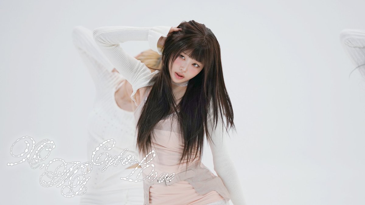 chuukimu's tweet photo. ꒰ https://t.co/QviChWWkP4 ꒱  ／  since the performance video of XO, My Cyberlove has been released, i am coming back with the fancam version of it. raw and unedited, which one do you prefer? https://t.co/dyL0yUHoeu