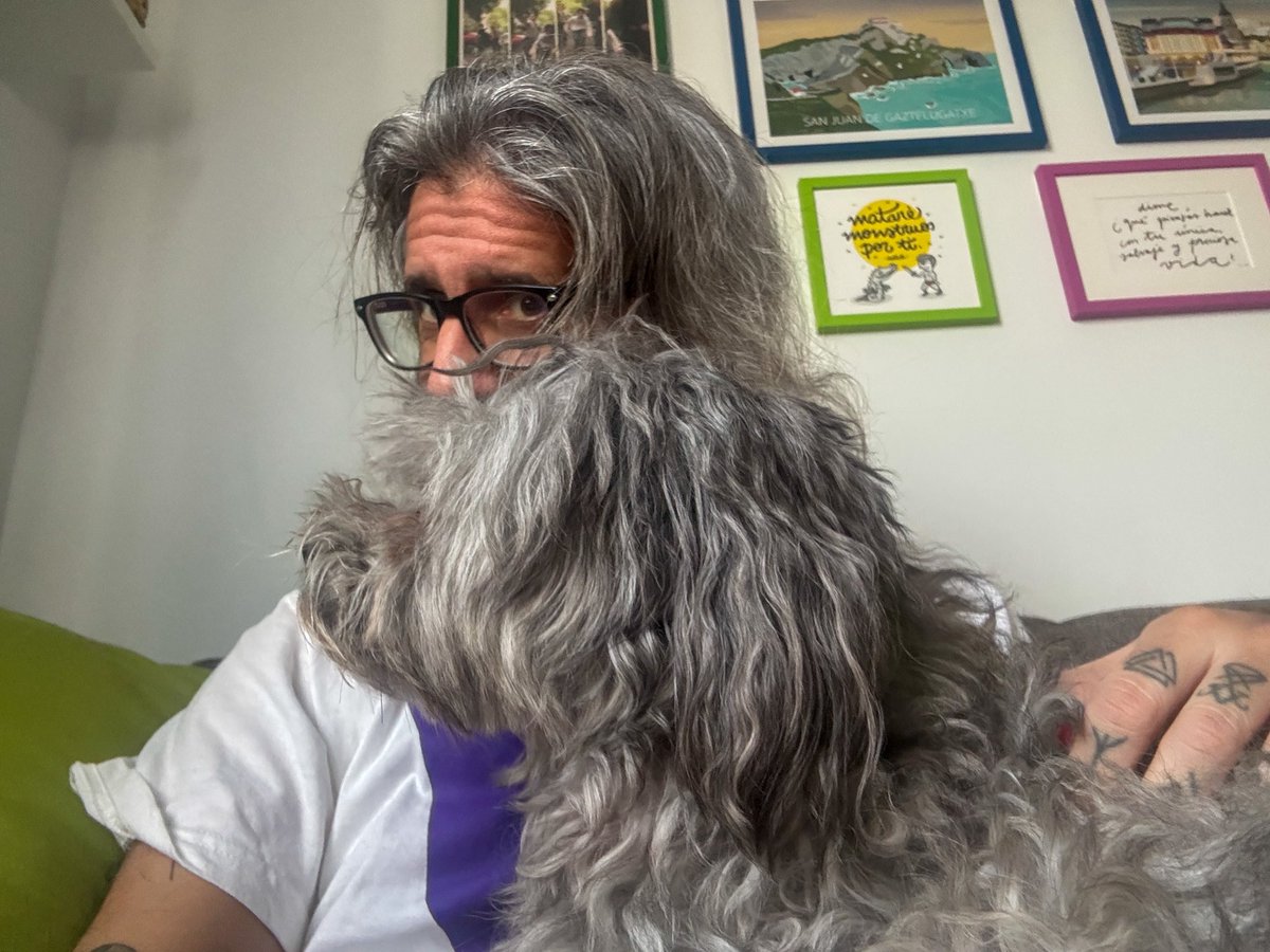 Conserjedenoche's tweet photo. En nuestro caso, @esnutxi lo apostó todo al gris #Olana #Gris https://t.co/HYM1UxhSI9