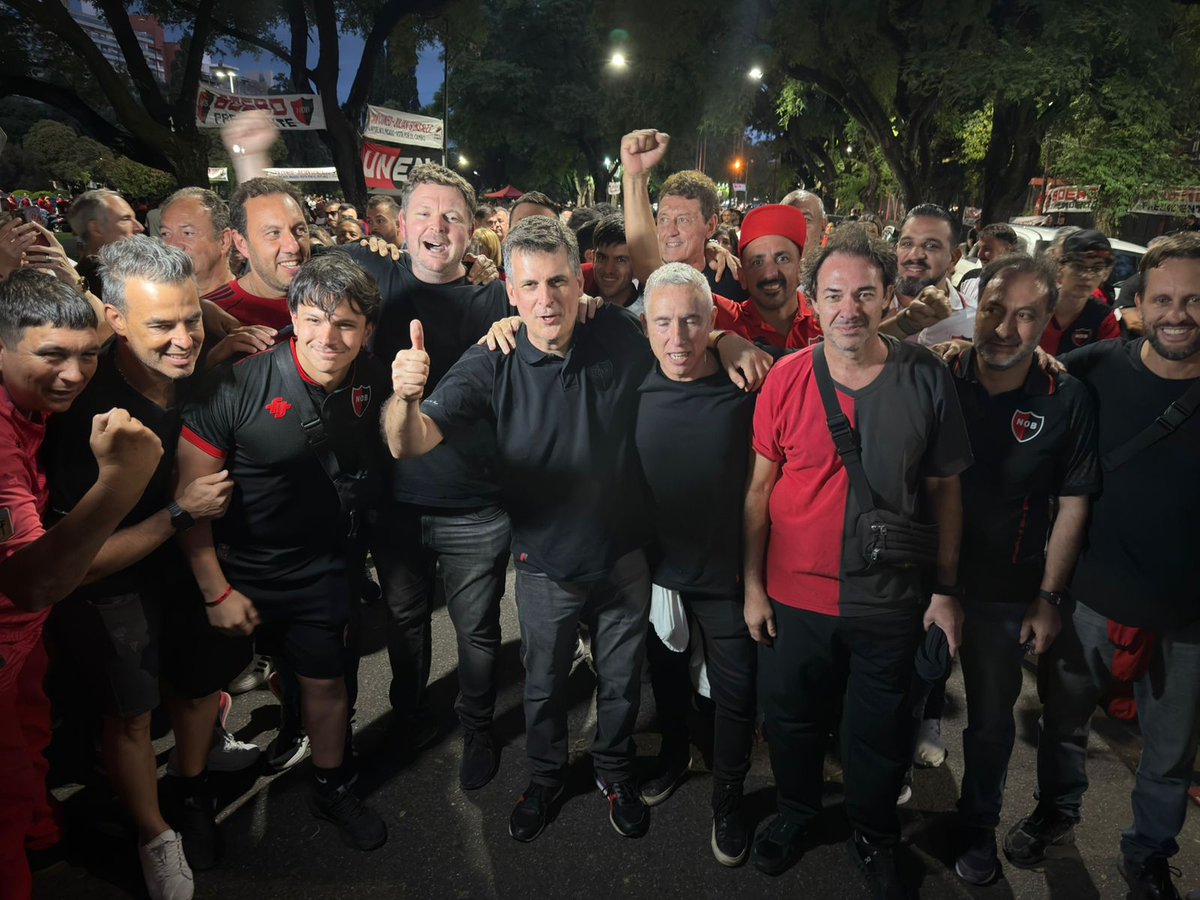 La vara estaba bajísima ,no había que hacer mucho para ser un poco mejor que la cd anterior pero a estos muchacho que no tienen ni la mas puta idea de lo que es un club de fútbol les sobran cualidades para superar al doctor y ser la peor cd de la historia! Ojala cambien el rumbo.