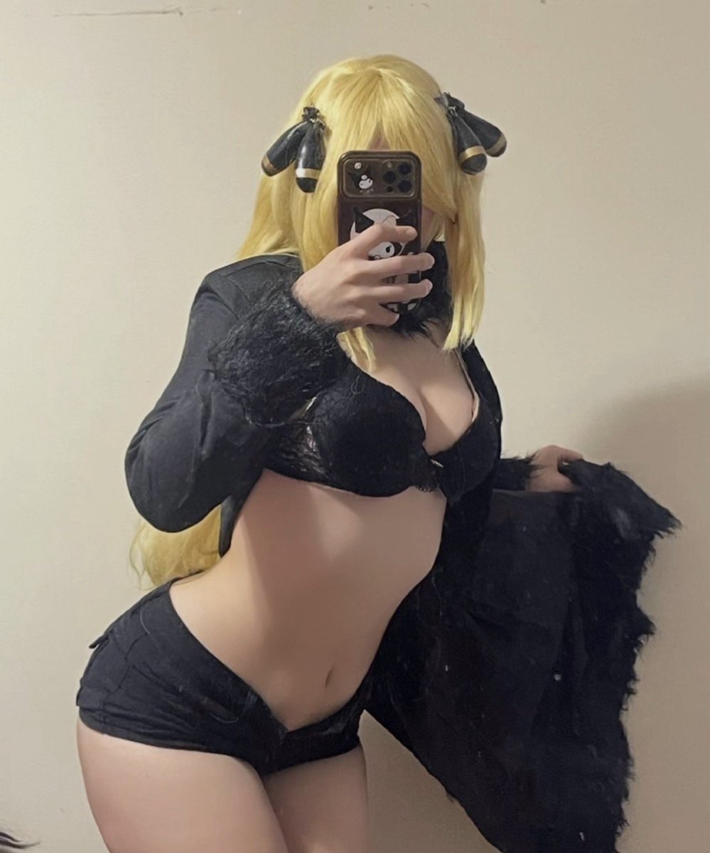 goonkittensinn's tweet photo. Mommy Cynthia https://t.co/MbBU1aVhsV