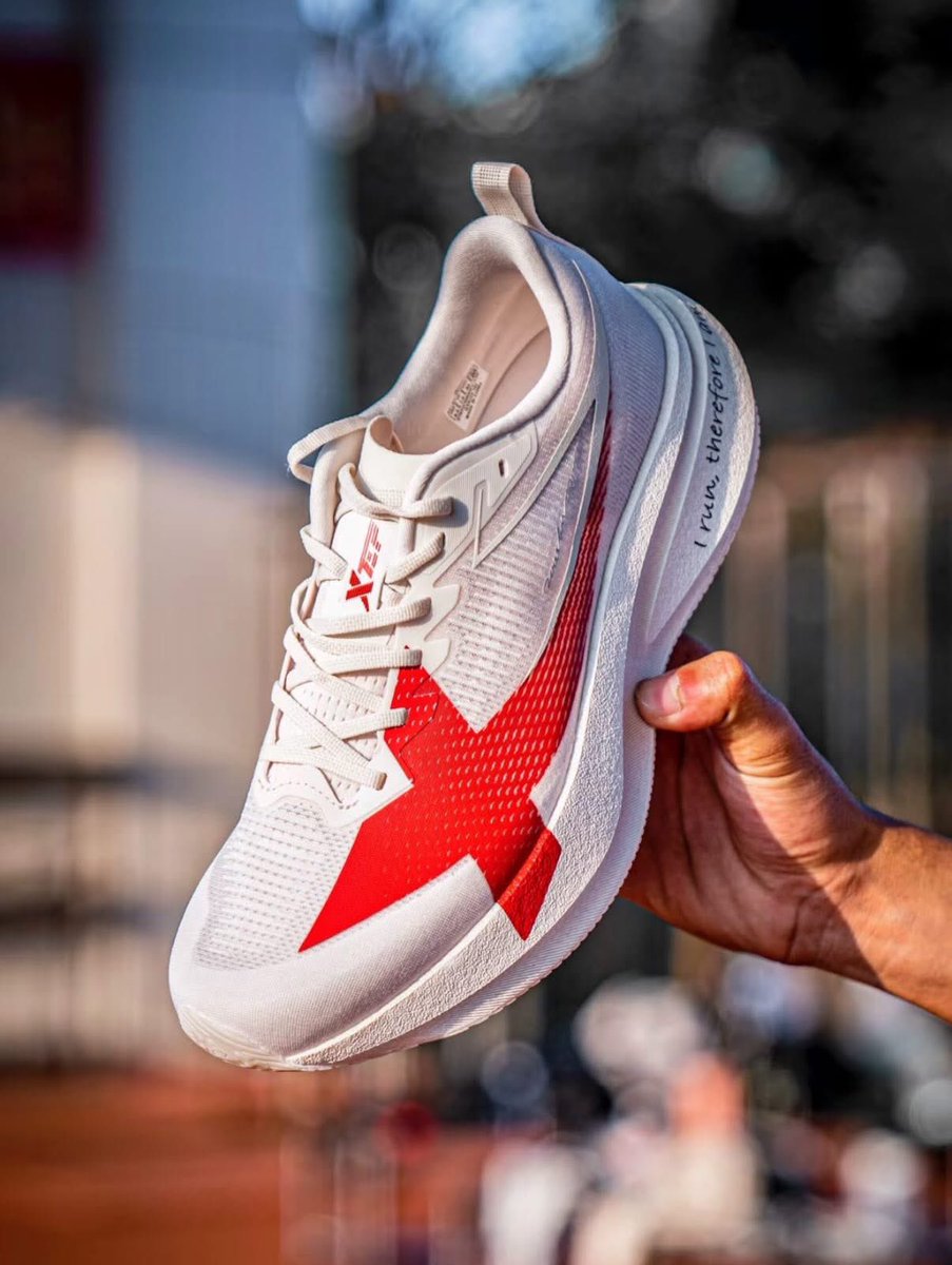 helloshoes1's tweet image. （Men &amp;amp; Women）Xtep 2000km 5.0 Pro Running Shoes - CNY
❤️❤️We sell worldwide with free shipping: antosports.com/collections/xt…
.
.
.
#xtep 
#xtep2000km 
#cny 
#xtep2000km5pro 
#xteprunningshoes