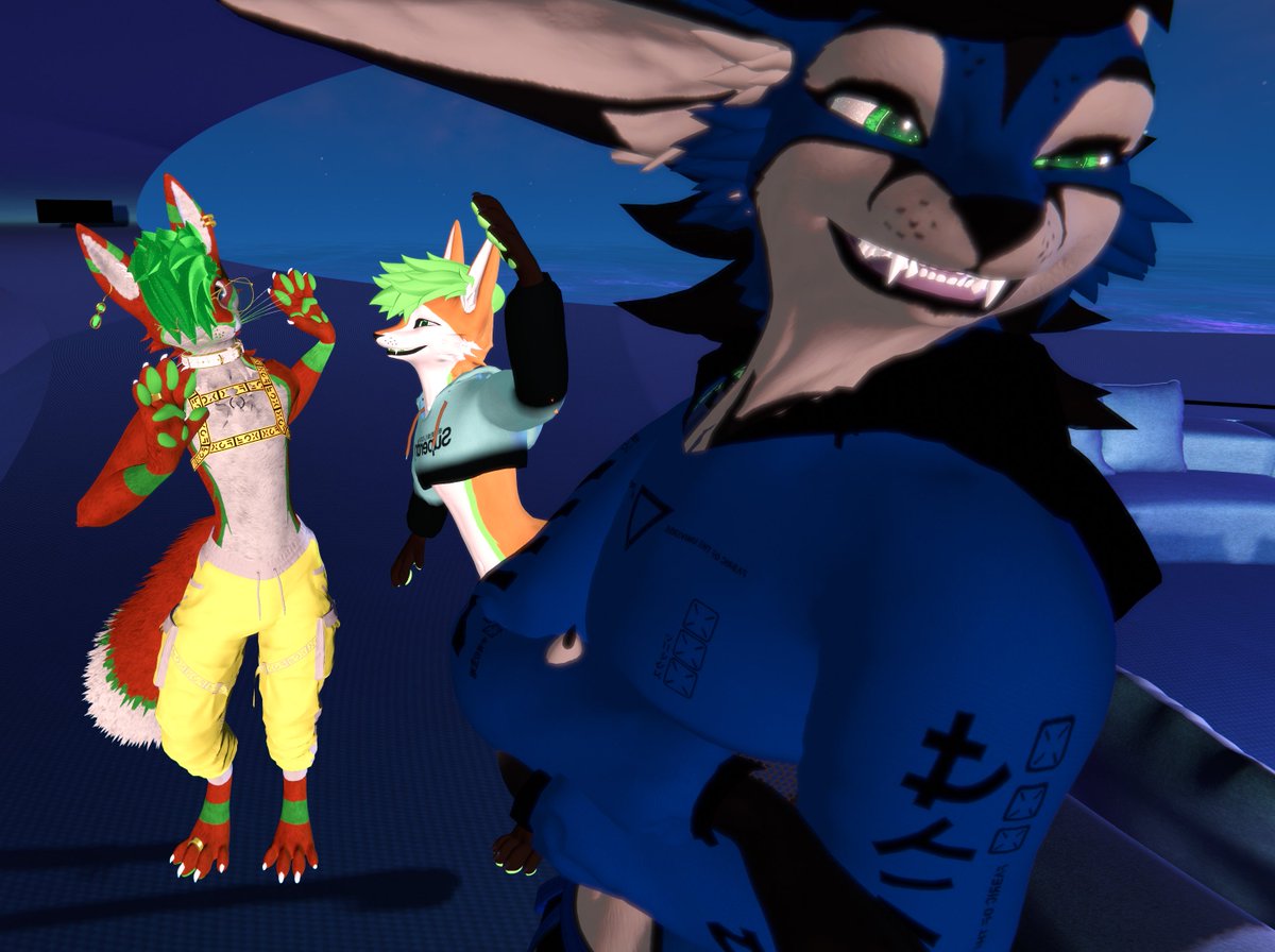 FlashingFox tweet media