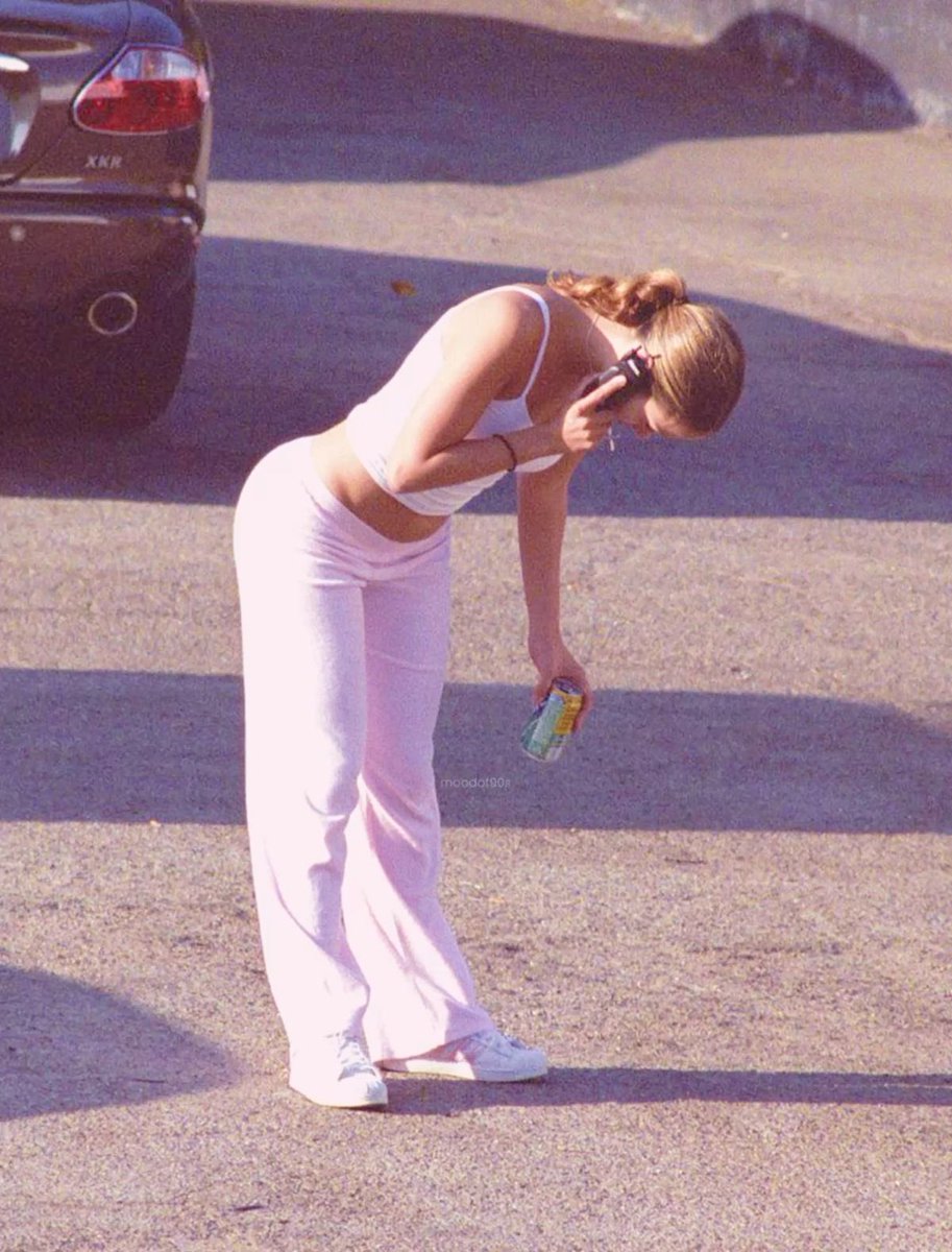 sakurafraise's tweet image. she was so girly and stylish omg