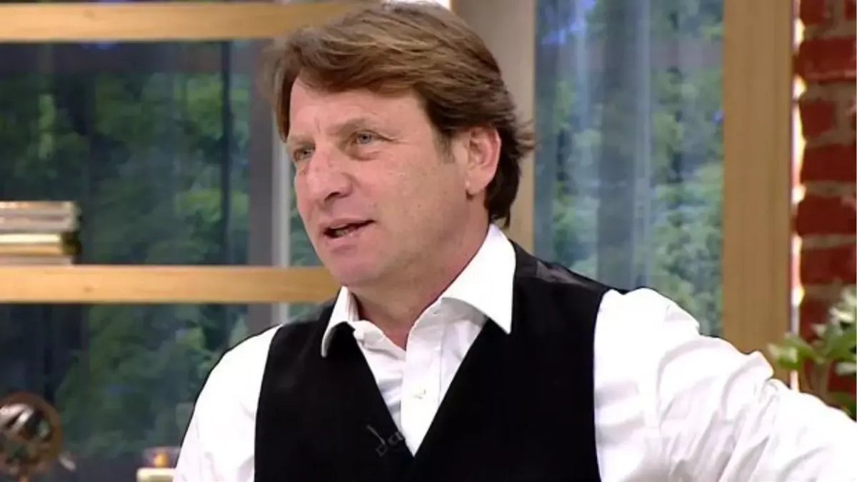 🗣️Kaya Çilingiroğlu:

"Araplar adam olsaydı, Allah onları adam etmek için o bölgeye binlerce peygamber yollamazdı."