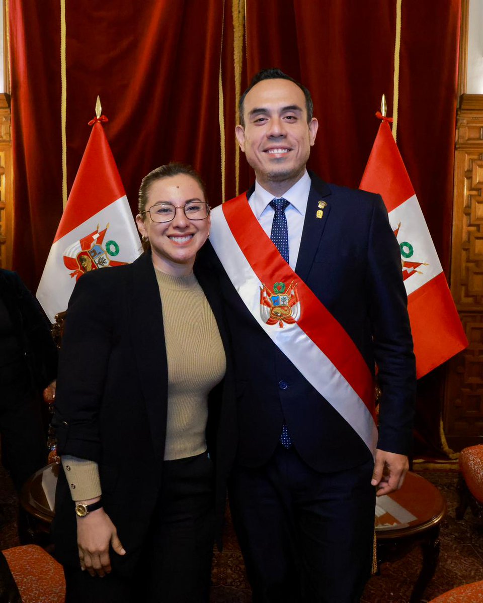 SofiaLopezLl's tweet photo. La congresista Ana Zegarra de Somos Perú presentó una cuestión de orden para salvar al presidente José Jerí de la censura. La parlamentaria asumió el 2/10/24 cuando falleció Hitler Saavedra, ¿quién es ella? https://t.co/GUoLdtcbSz