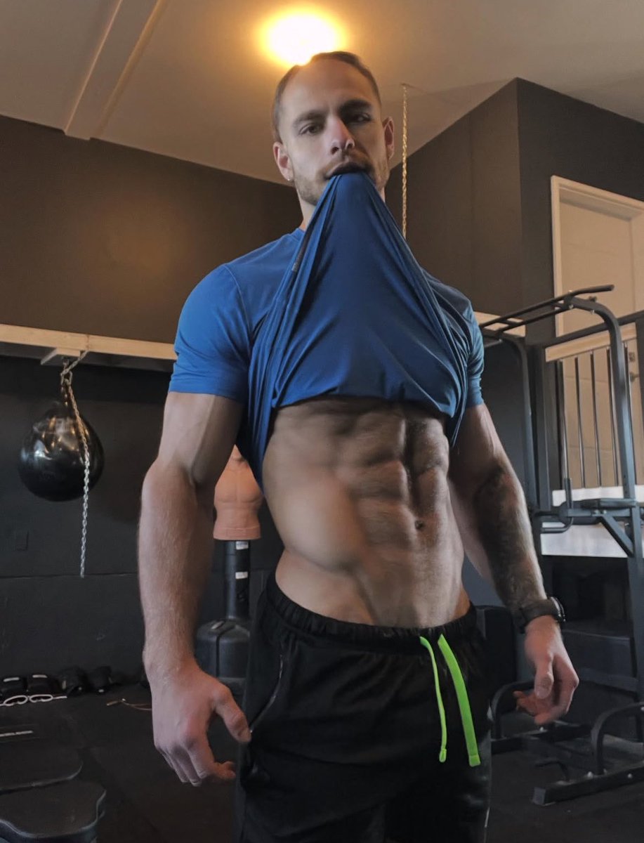 kingMattLus12's tweet photo. Come and try 😏😈 https://t.co/iB41U0LRcD
