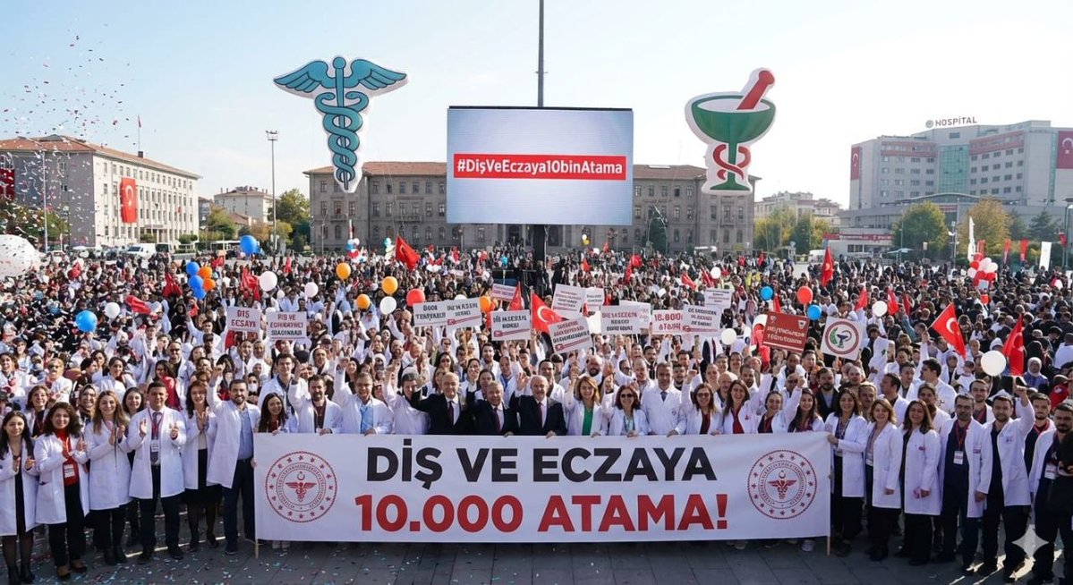 Eczacılar ve Diş Hekimleri sağlık yönetiminin her kademesinde yer almalıdır! Liyakat bunu gerektirir. 🤝 #DişVeEczaya10binAtama <a href="/suayipbirinci/">Doç. Dr. Şuayıp Birinci</a> <a href="/erolozvar/">Erol Özvar</a> <a href="/YuksekogretimK/">Yükseköğretim Kurulu (YÖK)</a> <a href="/drmemisoglu/">Prof. Dr. Kemal Memişoğlu</a> <a href="/profokumus_/">Prof. Dr. Nurullah Okumuş</a> <a href="/dryasinerkoc/">Dr. Yasin Erkoç</a> <a href="/saglikbakanligi/">T.C. Sağlık Bakanlığı</a> <a href="/TDB_TDA/">Türk Dişhekimleri Birliği</a> <a href="/tebkurumsal/">Türk Eczacıları Birliği</a>