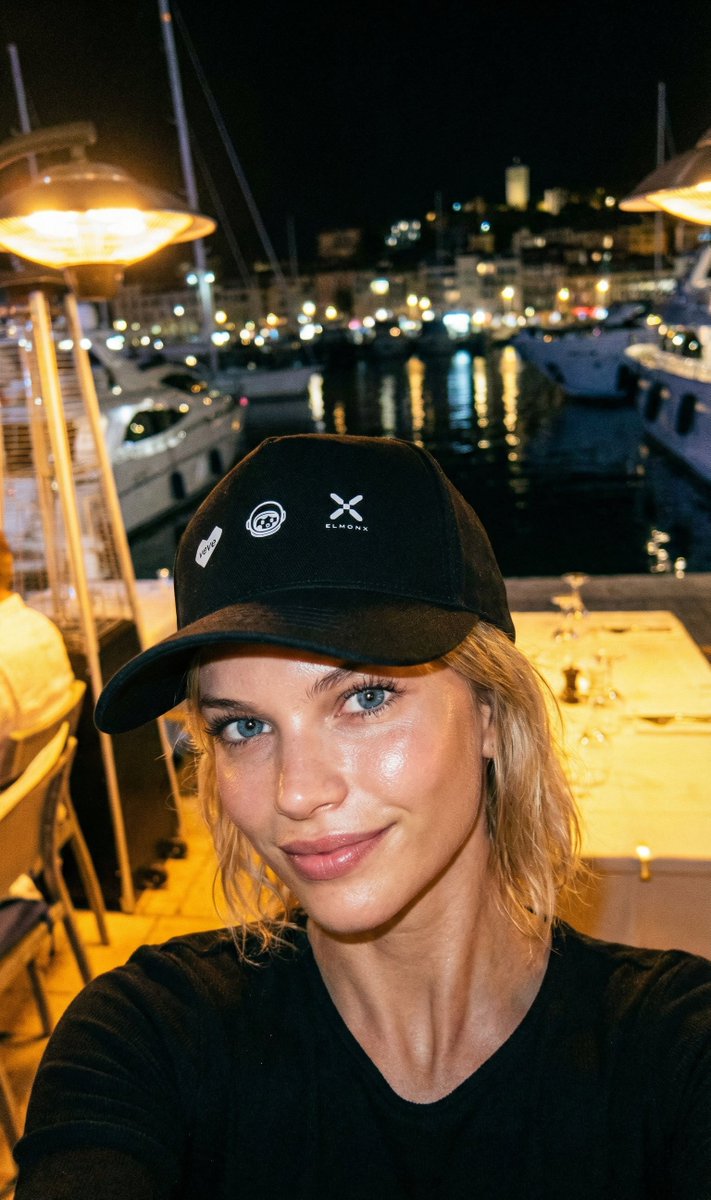 Bonjour VeVeFam 🧢
Are you one of the lucky few to own this superb Elmon X cap in an ultra-limited edition ? 💙

#VeVe #ElmonX