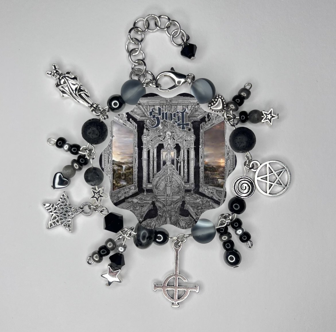 alex⛧phantomlover tweet media