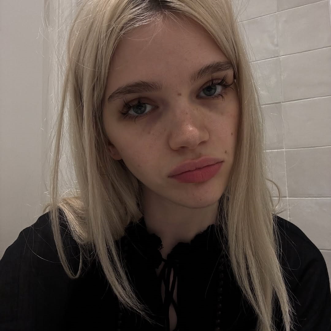 ‎ ‎ ‎ ‎ ‎ ‎ ‎ 𝐠. 🥁 tweet media