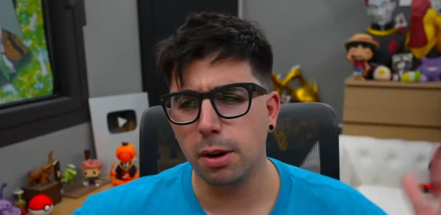 criptomussama's tweet image. Hoy me aburría de ganar miles de euros con el farmeo de perpétuos y he entrado a ver un directo de Miguelox

Ahora dice que es el mejor en el poker y que le puede ganar a los mejores 

Siempre lo llevaré en mi corazón a este estafador con cara patata