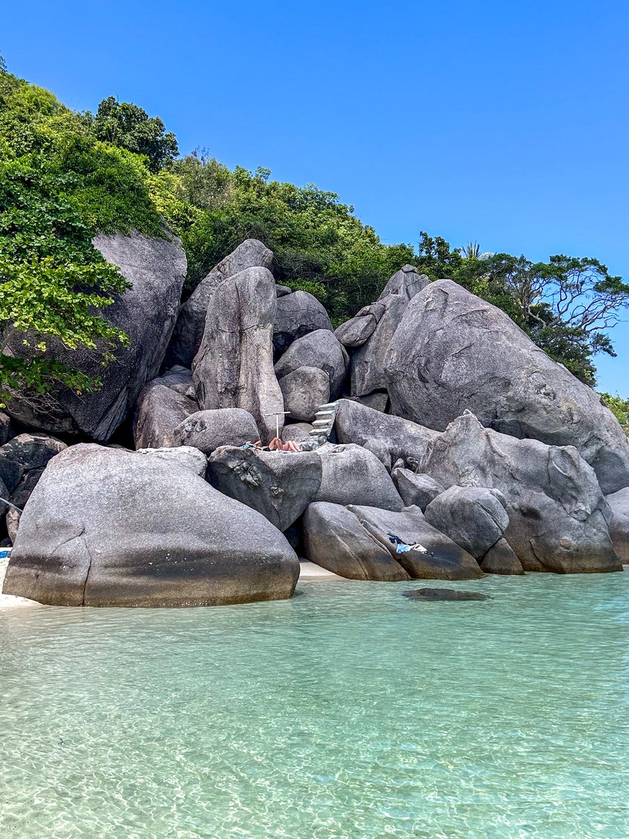 GlobeTucker92's tweet photo. Nang Yuan en Thaïlande , proche de Koh Tao https://t.co/HnloGyq6cK