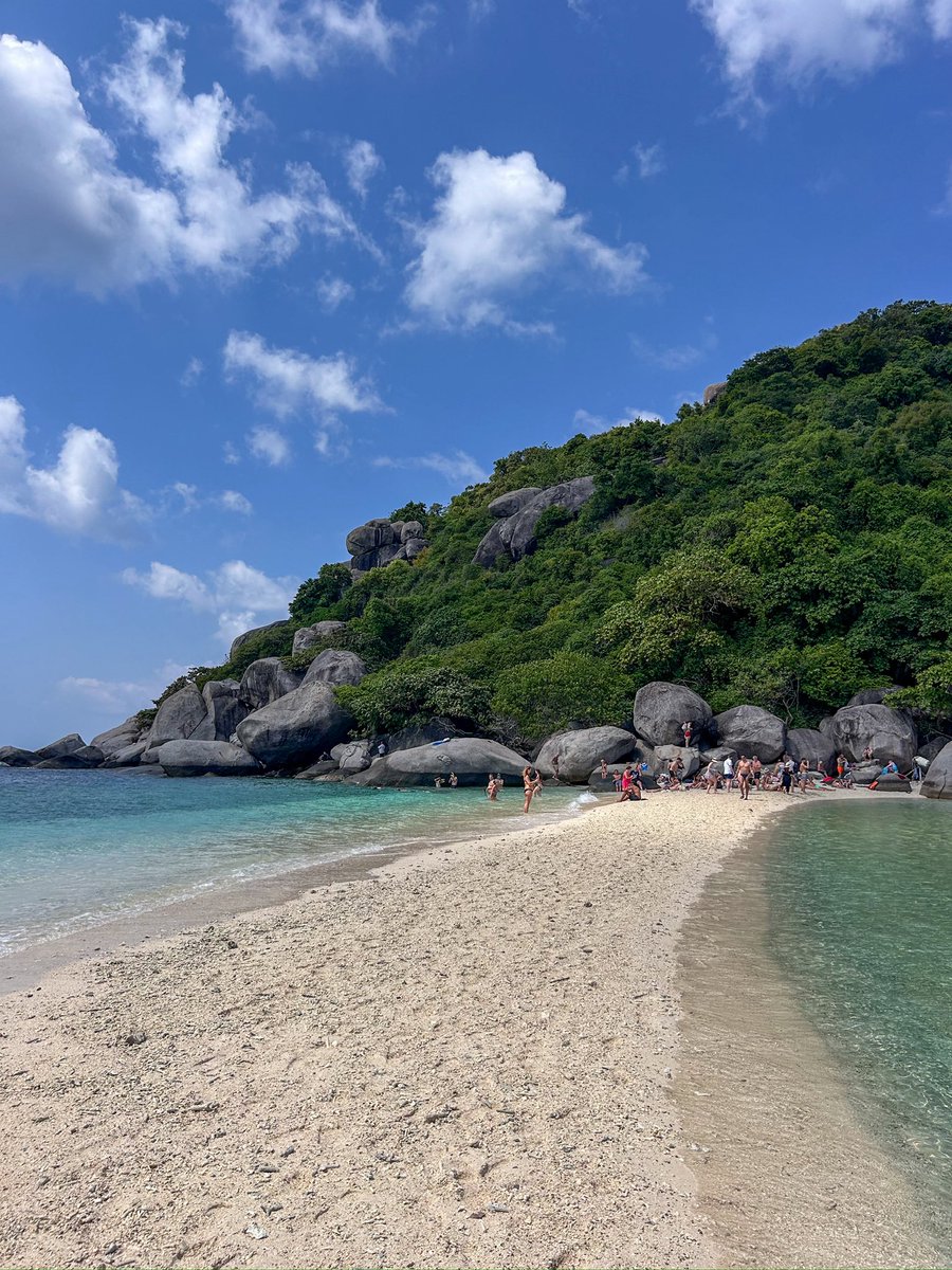 GlobeTucker92's tweet photo. Nang Yuan en Thaïlande , proche de Koh Tao https://t.co/HnloGyq6cK