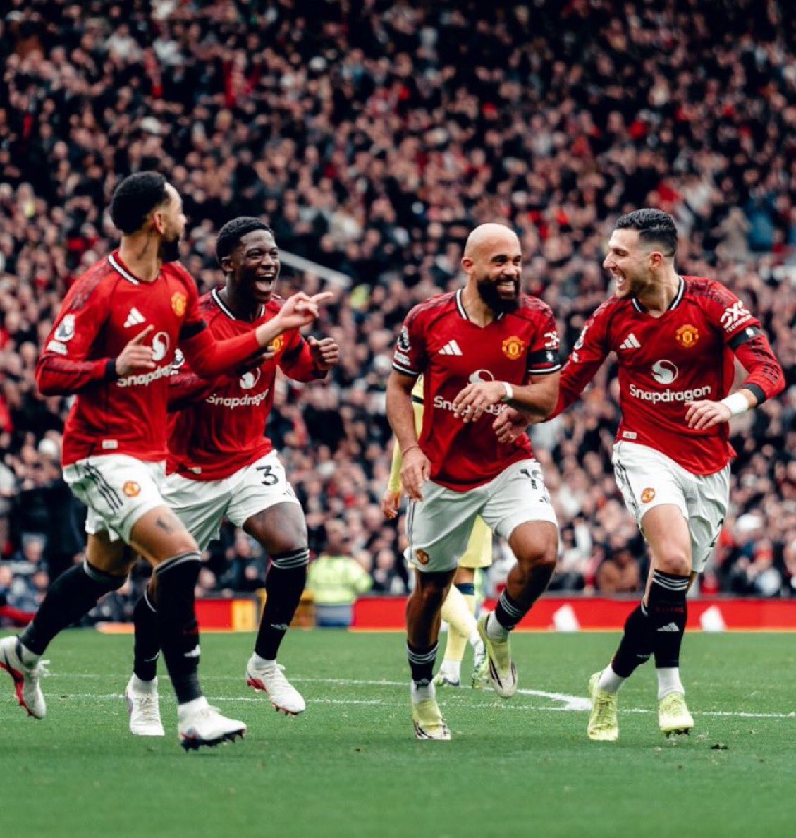 Are you a Man United fan searching for Mutuals? 

Even if you’re starting from 0 followers.

Just say hello, if you want to connect with any football account.

Follow back; It really is that simple ❤️