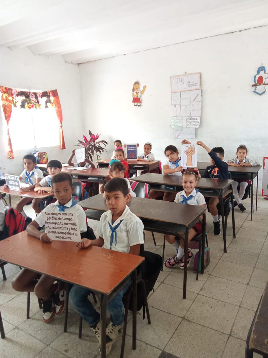 Actividad complementaria en el marco de jornada de lucha contra las drogas desarrollada en la primaria Antonio Maceo de ##Céspedes #Camagüey #PorCamagüeyTodo #SinDrogaEsMejor #NoALasDrogas <a href="/DmeCespedes7712/">DME Carlos Manuel de Céspedes</a> <a href="/SuarezCLoreley/">Loreley Suárez Capdevila</a> <a href="/PCCNuevitas1/">Roberto Conde Silverio</a> <a href="/blanco_pav81551/">Pavel Blanco Martin.</a> <a href="/CamagueyDPE/">DPE Camagüey</a>