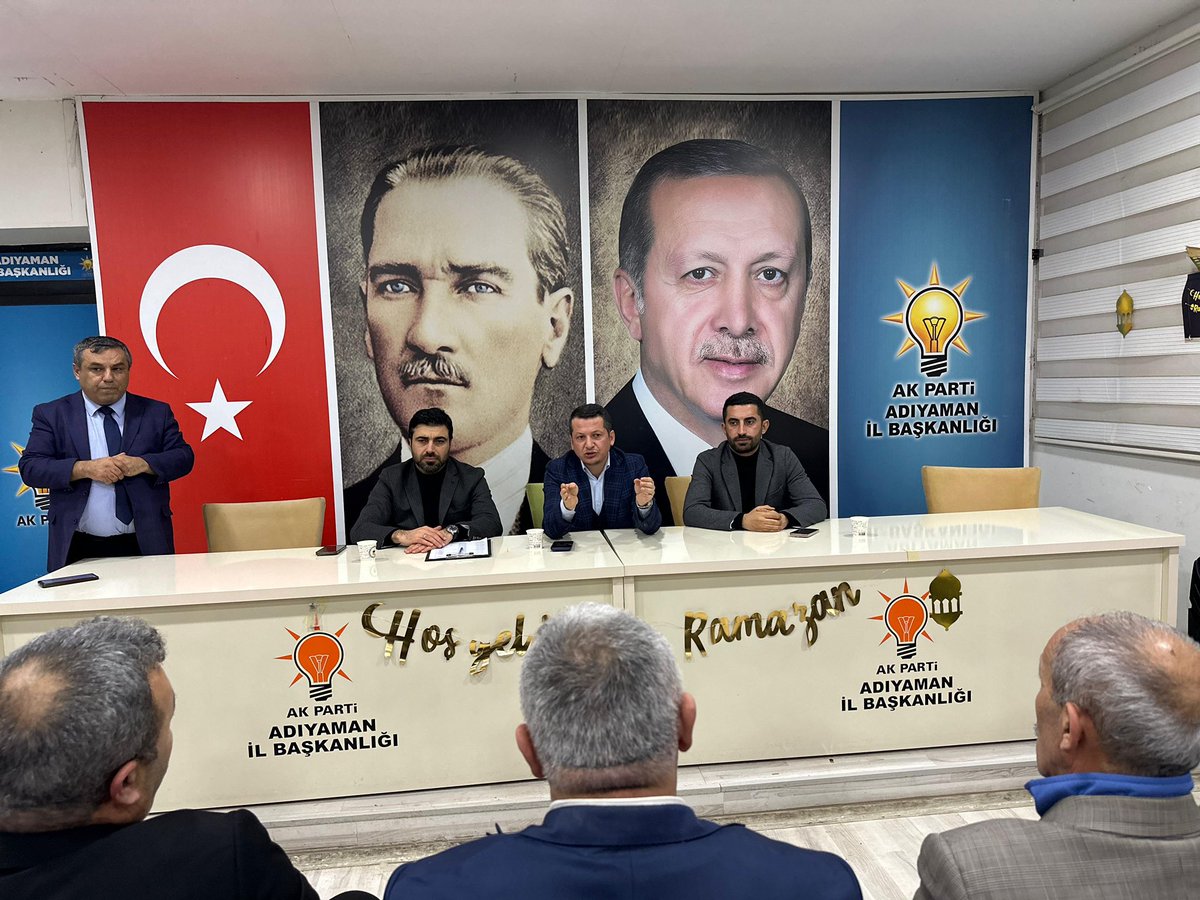 m_fatiholgun's tweet photo. 📍 AK  Parti İl Başkanlığı

Merkez İlçe Başkanlığımızın olağan haftalık Yönetim Kurulu Toplantısını, kıymetli yönetim kurulu üyelerimizin katılımlarıyla gerçekleştirdik.

Önümüzdeki günlerde idrak edeceğimiz mübarek Ramazan ayı vesilesiyle dolu dolu bir ay geçirmek adına; hane ziyaretlerimizi, Toplu Konut İdaresi Başkanlığı (TOKİ) konutlarına yerleşen vatandaşlarımızla buluşmalarımızı ve Adıyaman’ımızın her bir köşesine dokunacağımız programları istişare ederek bir aylık yol haritamızı belirledik.

Rabbim birlik ve beraberlik içerisinde yapacağımız çalışmaları hayırlı ve bereketli eylesin.
@abuyukgumus @hakanaksu058 @farukaytek @avekremcadir