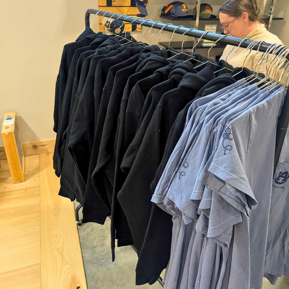 FoxhoundBeeCo's tweet image. Hoodies are in! These are really good hoodies, heavy, big draw strings and pockets in the front.
 
Shop them here: bit.ly/4aAaqzz
 
#foxhoundbeeco #hoodies #sweatshirt #apparel