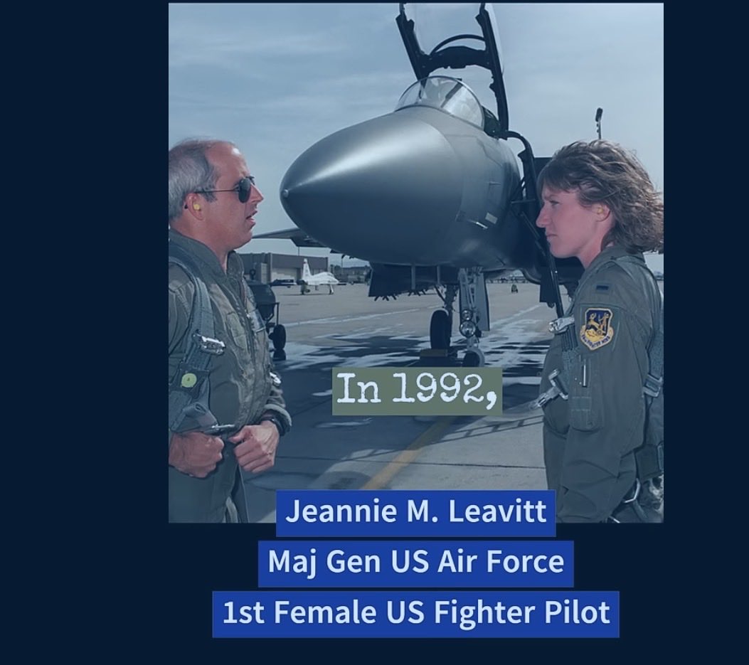 Isirsomali's tweet photo. Before any american women was allowed to be a fighter pilot , somali women were flying 30 years before that . https://t.co/TA4Dhvjfn1