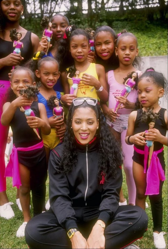 TheOXGod's tweet image. In 1988, 28 year old Florence Griffith Joyner aka Flo Jo would become the fastest woman in history at the 1988 Summer Olympics by winning 3 gold medals, 1 silver medal, and set world records in the 100m (10.49) and 200m (21.34) that still stands 🕊️#BlackHistoryMonth