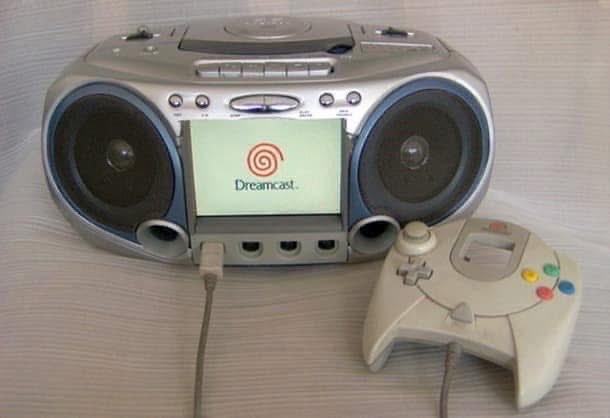 ComputerLove_'s tweet image. Portable Boombox Sega Dreamcast mod