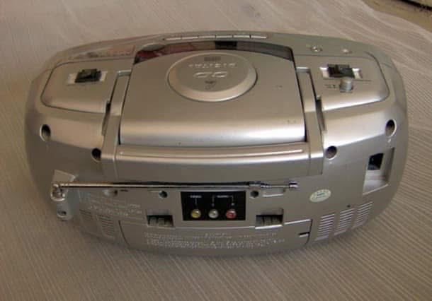 ComputerLove_'s tweet image. Portable Boombox Sega Dreamcast mod