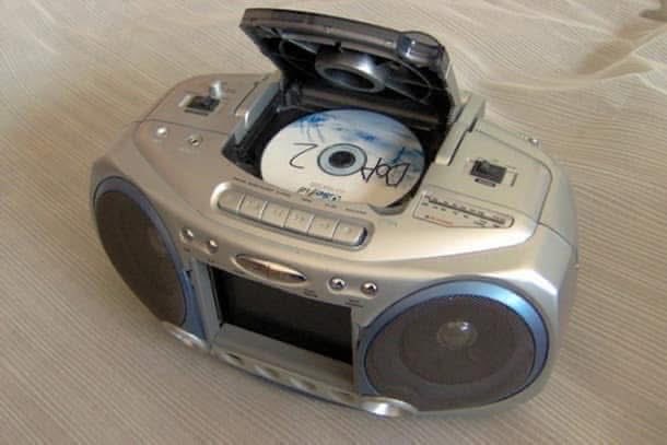 ComputerLove_'s tweet image. Portable Boombox Sega Dreamcast mod