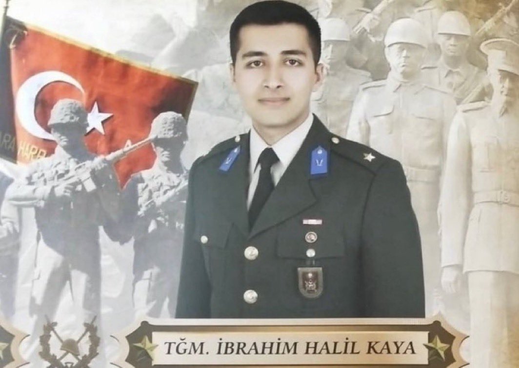 Müebbet hapis cezası ile alan Kursiyer Teğmen İbrahim Halil Kaya:

“Hukuka aykırı tek bir fiilimizin olmadığına, aleyhimize tek bir bulguya rastlanılmadığına rağmen beni ve devre arkadaşlarımı adaletle yargıladığınıza inanıyor musunuz?”

AskeriÖğrencinin Çığlığı
