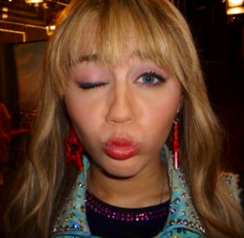 MileyUpdates's tweet photo. HANNAH MONTANA 💗 https://t.co/hny8klntt0