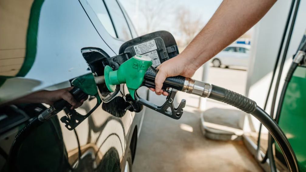 ⚠️#LOCALES | #ECONOMÍA 
Relevamiento #FÉNIX : La nafta súper acumula un aumento cercano al 3% desde Diciembre

El informe se realizó en estaciones de servicio de la ciudad y muestra variaciones según la marca, con incrementos en algunos segmentos y bajas puntuales en otros
