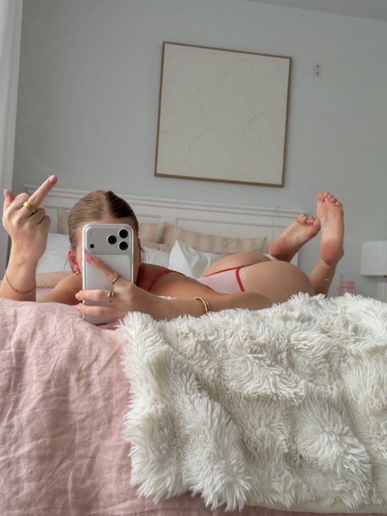 spoilscarlettxo's tweet image. I love having a fat A$$ &amp;amp; I love using it to my advantage 🤑