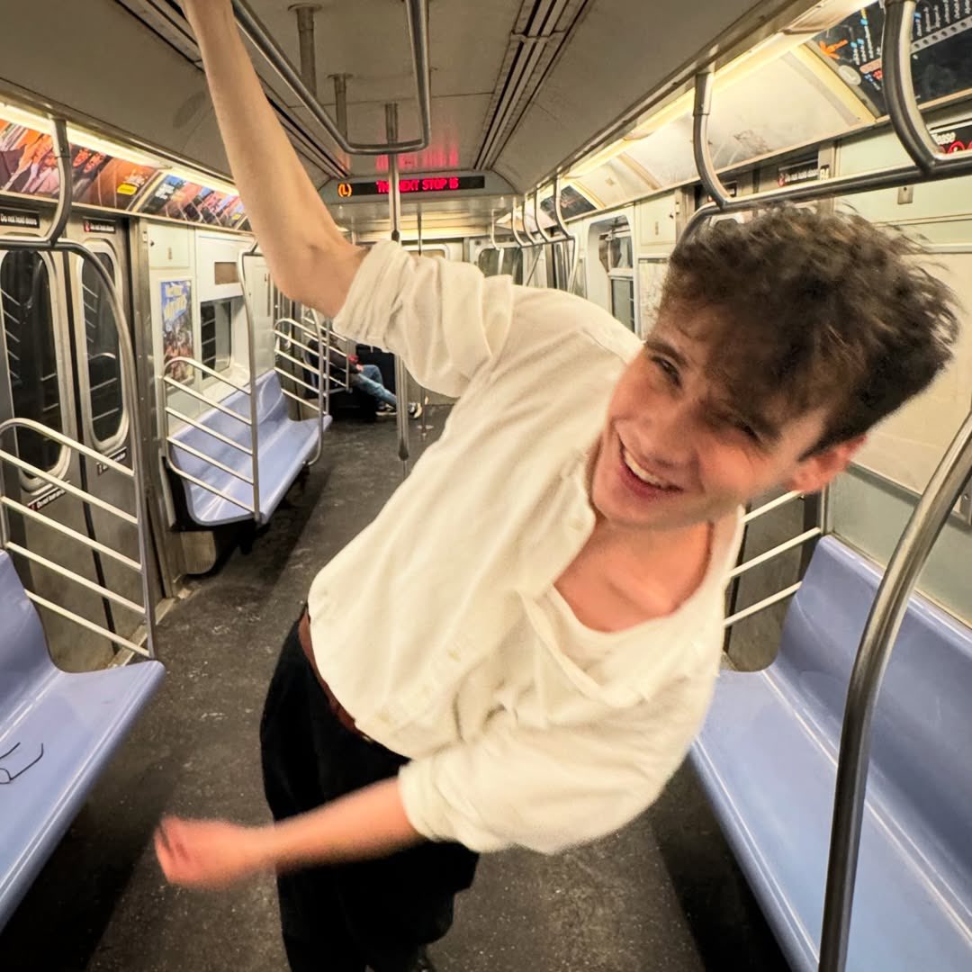 I want to tear the meat from his bones like im at a steakhouse going at a plate of ribs