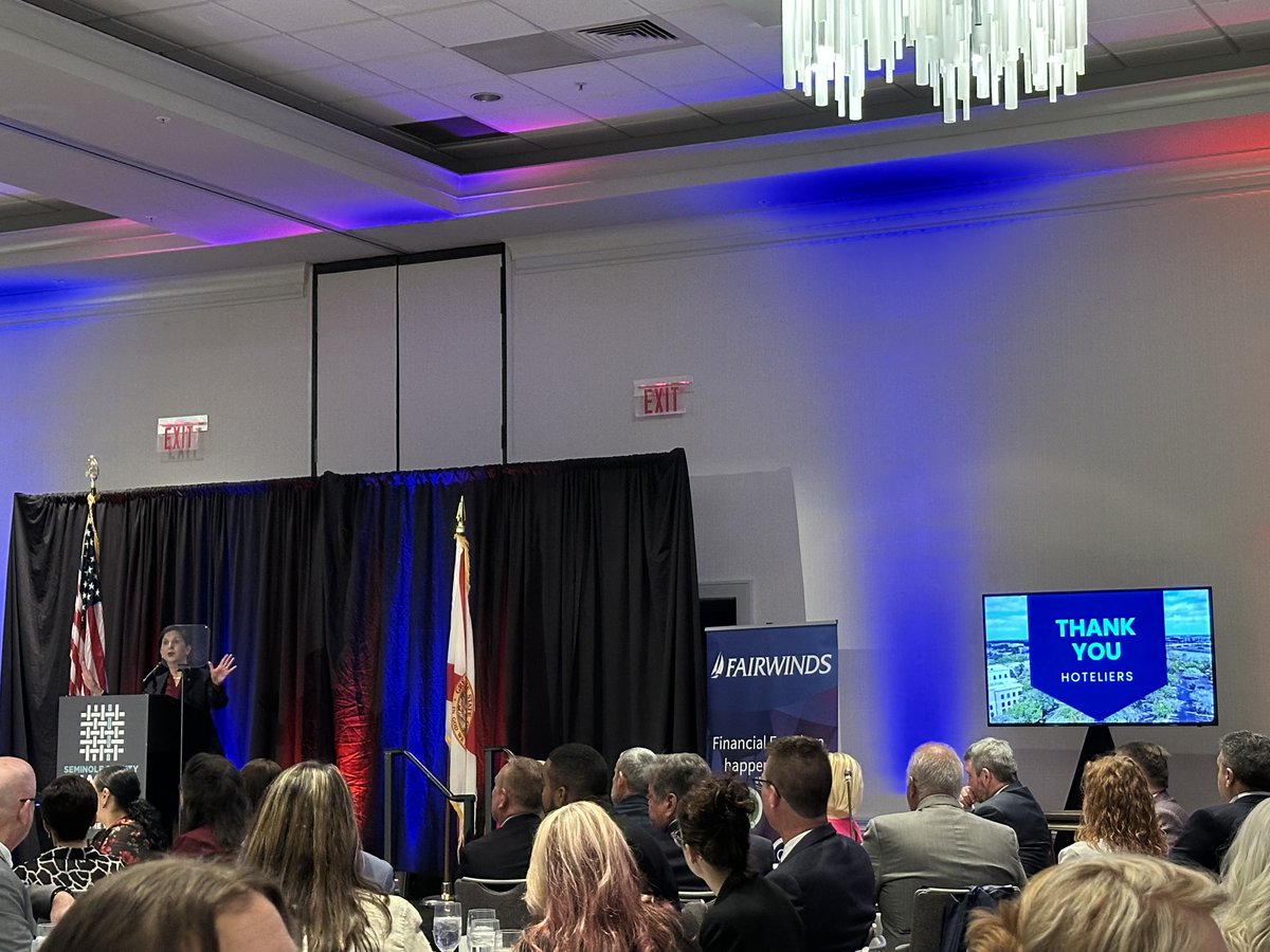 CFHLA 🍍 tweet media