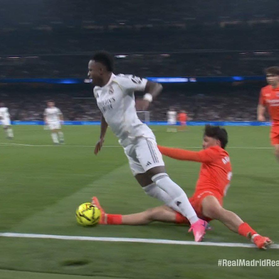 The Touchline | 𝐓 tweet media