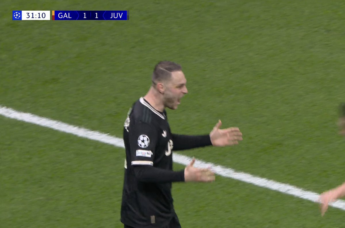 2-1 Juventus.

TEUN KOOPMEINERS SCORES AGAIN !!!!!!!!!!!!!!!!!!!!!!!!!!!!!!!!!!! HE HAS SCORED A BRACE VS GALATASARAY IN THEIR OWN STADIUM !!!!!!!!!!!!!!!!!!!!!!!!!!!!!!!!! THAT IS SENSATIONAL !!!!!!!!!!!!!!!!!!!!!!!!!!!!!!!!!!!
#UCL
#GalatasaraySK 
#Juventus