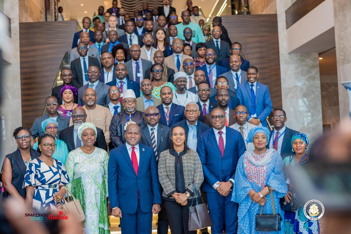 MEFB 🇬🇳 : Ouverture à Conakry du Séminaire interrégional en analyse macro-budgétaire, présidée par la Ministre.
19 pays réunis pour renforcer la soutenabilité des finances publiques.
Séminaire organisé par le FMI  (16–20 fév. 2026).
Lien : 👉bit.ly/3OdyVLL