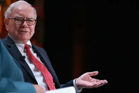 When Buffett says the game is “heavily stacked” in the investor’s favor, he’s referring to the fact that the stock market has risen about 10% per year, on average, for decades. Of course, there have been fluctuations, some very dras tinybfs.com/t/7d4rUN