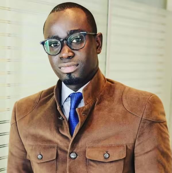 Feuz_Feuz's tweet image. Affaire homosexuel le journaliste de la RTS pape Birahim vient d’être arreter 
FD Media