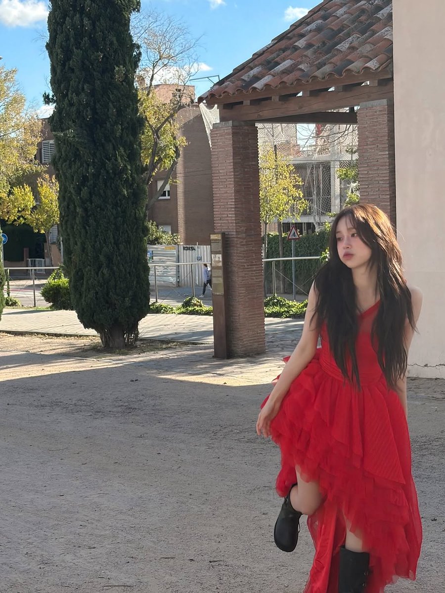 chuukimu's tweet photo. i never imagined that spain could be this beautiful. i paid a visit to shoot the music video of 𝘊𝘢𝘯𝘢𝘳𝘺 and it was the greatest decision of the year!  ♡ https://t.co/2SlDu6KKH6