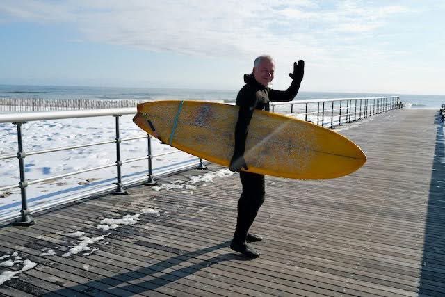 CraigPeterLow's tweet photo. Calling it a “heat wave” may be a bit too much, but it sure felt warm for 40 degrees! The bright day brought people, kids, pets and surfers out to Robert Moses State Park and Fire Island  #FireIsland #greatsouthbay #RobertMosesPark #longisland https://t.co/J14NnYsIma
