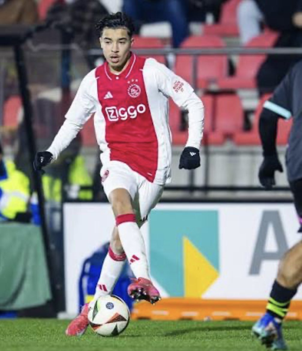 Onside_Scouting's tweet image. One to watch 👀 

Rayane Bounida 🇧🇪 

The 19yr old Ajax LW is having a fantastic season so far .

Having scored 1 and Assisted 4 times in the 7-2 win over Excelsior in Dec.
He’s going from strength to strength.

Season 25/26 
•Club: Ajax
•Games 29 
•Goals 4
•Assists 11
•Pass…