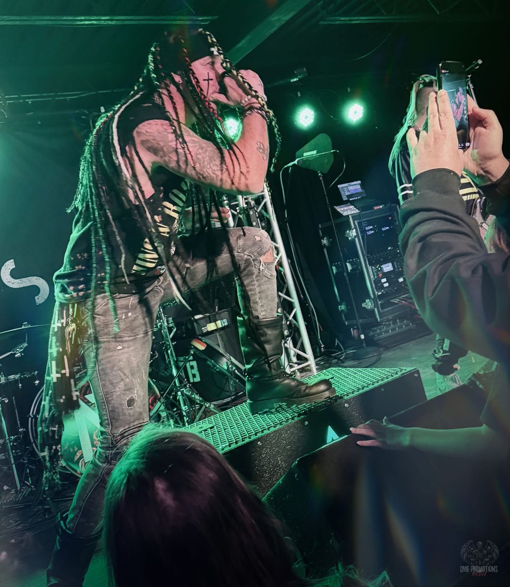 Abovesnakesband's tweet photo. https://t.co/25BOAoE78O