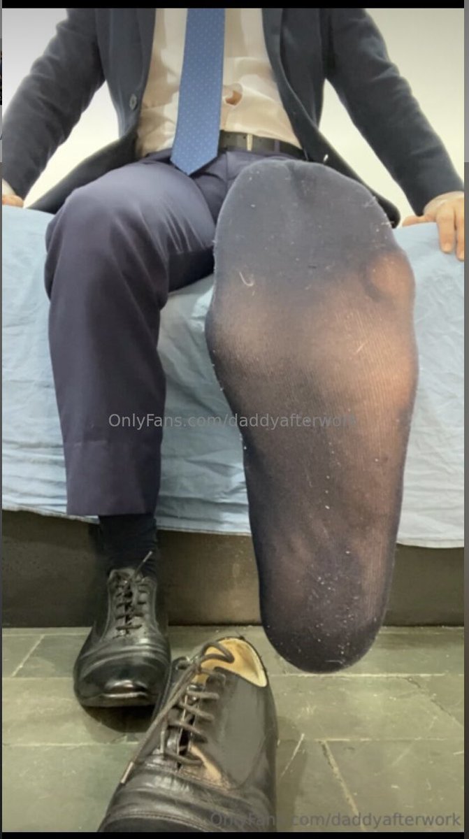 👔Daddy after work👞🧦🦶🏻 (@daddyafterwork) on Twitter photo 