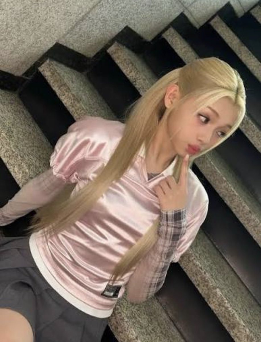 notyourkkslider's tweet image. ✈️ to Dallas for #EverlastTour and 📸w/Gehlee! An amazing and unforgettable experience, she said “I recognize this outfit!” While smiling warmly! 💕 My outfit was inspired by her #swicy outfit but a plus size version so not exactly the same!🙈#UNISinUSA #gehlee #UNIS