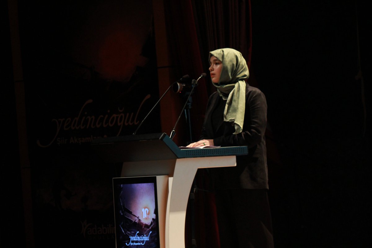 adabilim's tweet photo. Şiir...
Sultanım
Şeref AKBABA
Yorum: Fatma Nur SALTUK
…
Diriliş ölüm öncesi onda var Olmaktır
Var olmak Ölüm sonrası onda dirilmektir
İçinizden biriyim ve ölümlüyüm demiştin
Ben de ölüm korkuları sindiren bakıştır
...
#yedincioğul #şiirakşamları #adabilim https://t.co/wSIofBF7rx