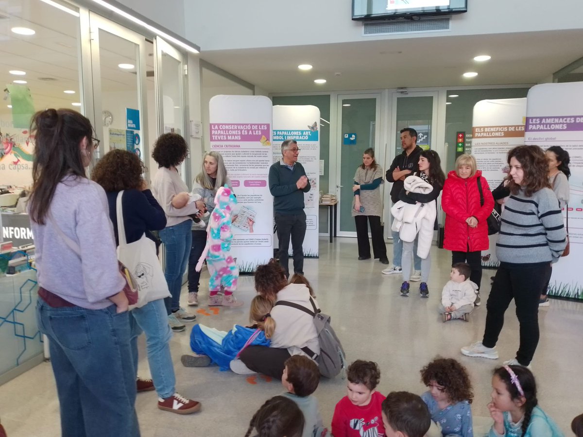bnavarclessv's tweet image. 🦋Avui hem inaugurat una exposició sobre el món de les papallones, hi serà fins a finals de març.
🦋Seguidament el conte gegant de la gran viatgera. 
🦋Propera activitat: comptatge i identificació papallones dissabte 28 de febrer, 11:00 
#BibliolabXBM #jardipapallones #CocreaXBM