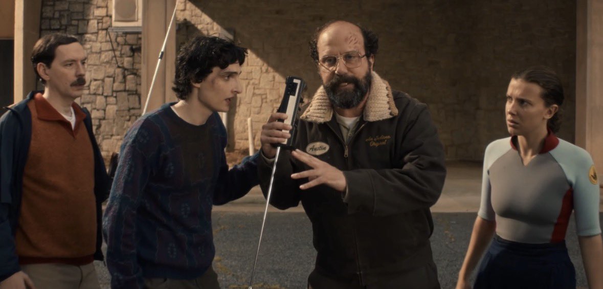 Never in a million years did I think we would see this random ass group on screen 😭