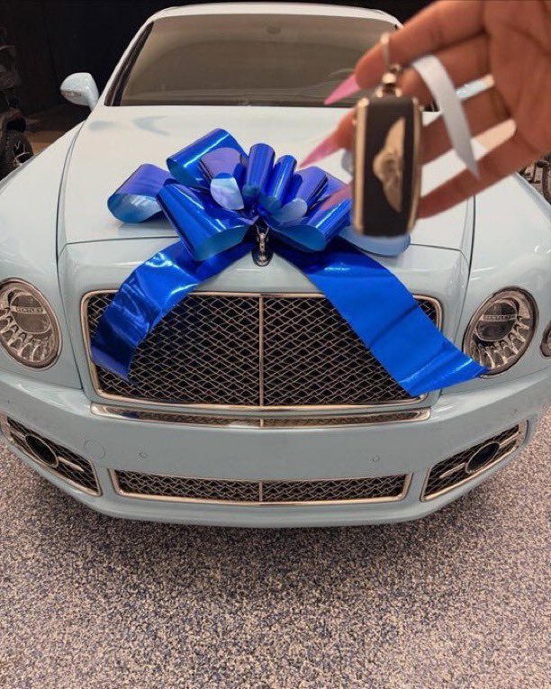 Klay Thompson bought Megan Thee Stallion a Bentley for her birthday 💙